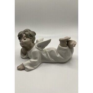 VTG Lladro Angel Boy Porcelain Figurine 5.5" Laying Lying Down Cherub #4541